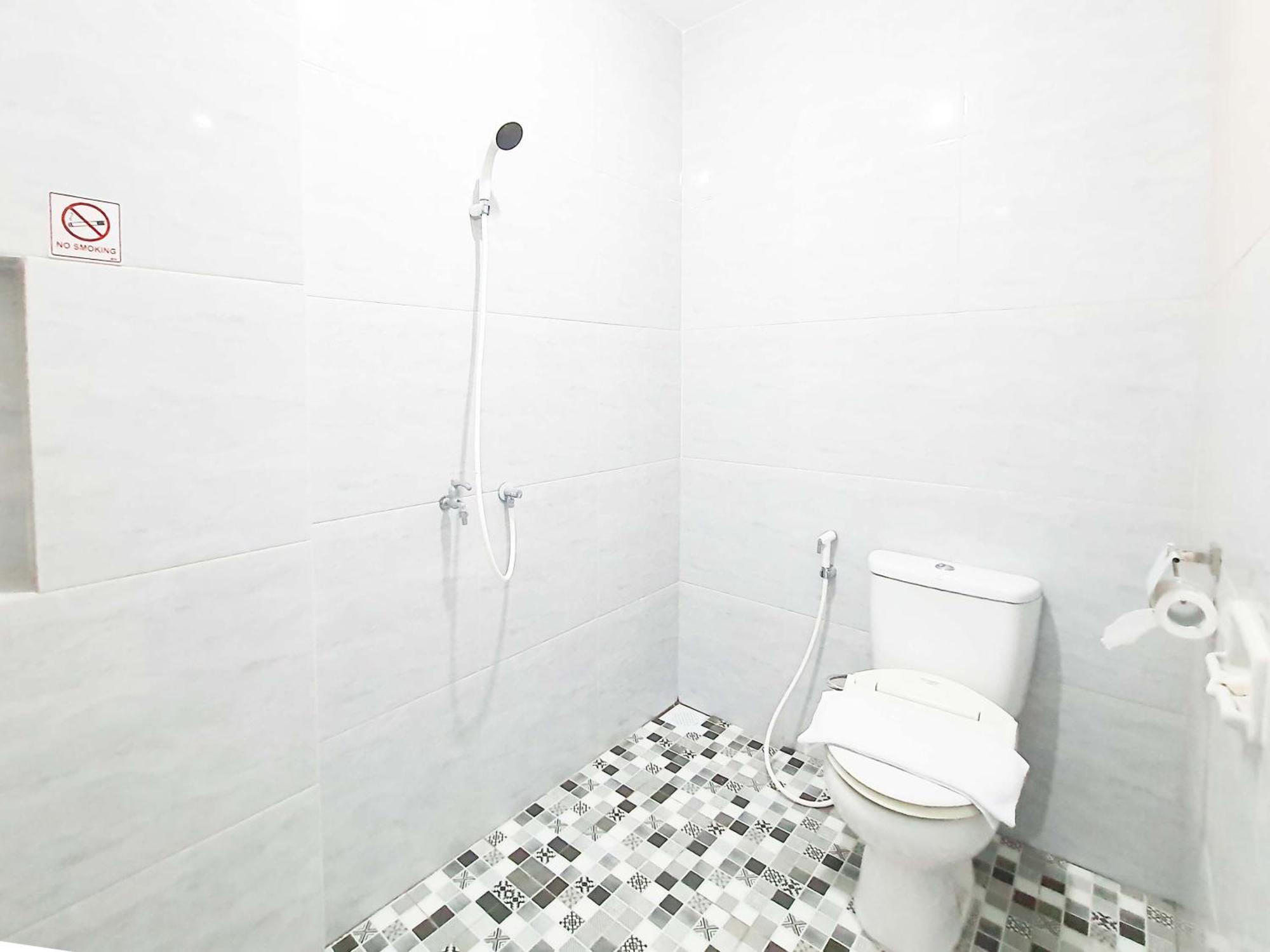 Reddoorz Syariah At Jalan Godean Hotel Ngabean Ngoại thất bức ảnh