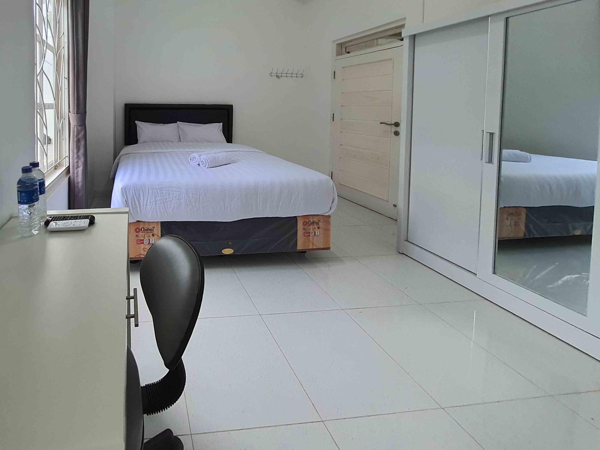 Reddoorz Syariah At Jalan Godean Hotel Ngabean Ngoại thất bức ảnh