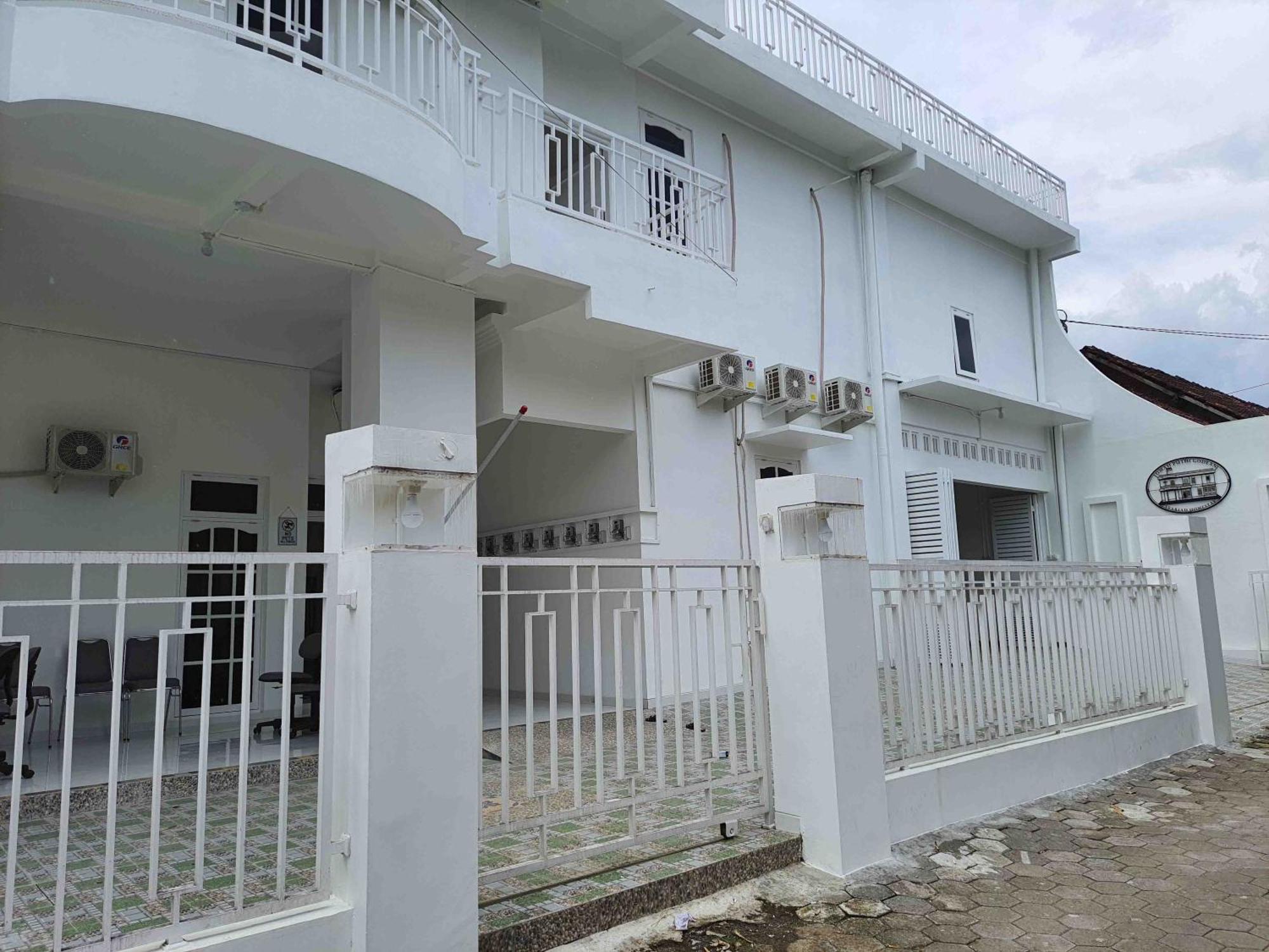 Reddoorz Syariah At Jalan Godean Hotel Ngabean Ngoại thất bức ảnh
